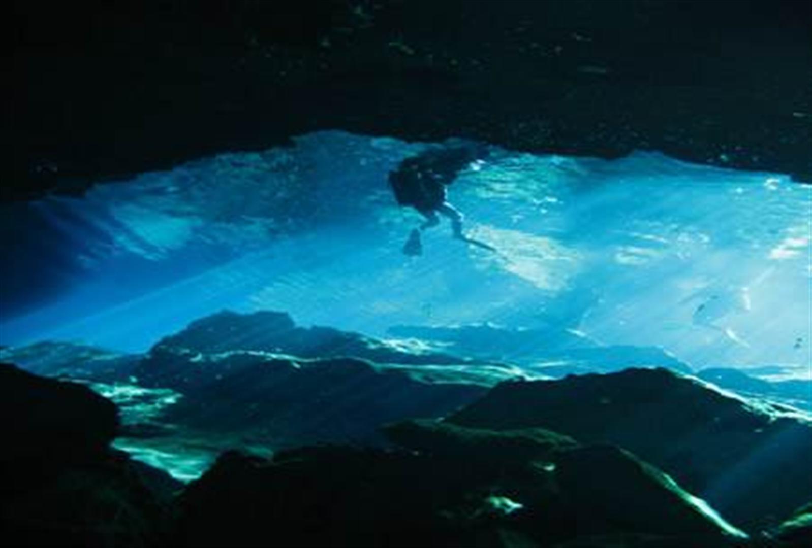 Cenote Cavern Diving 