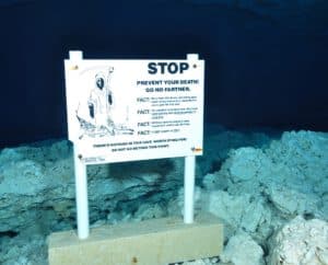 cave diving warning sign